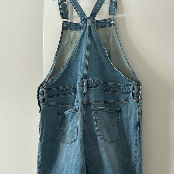 Isabel Maternity by Ingrid & Isabel Light Blue Jeans Overalls - Picture 5 of 7
